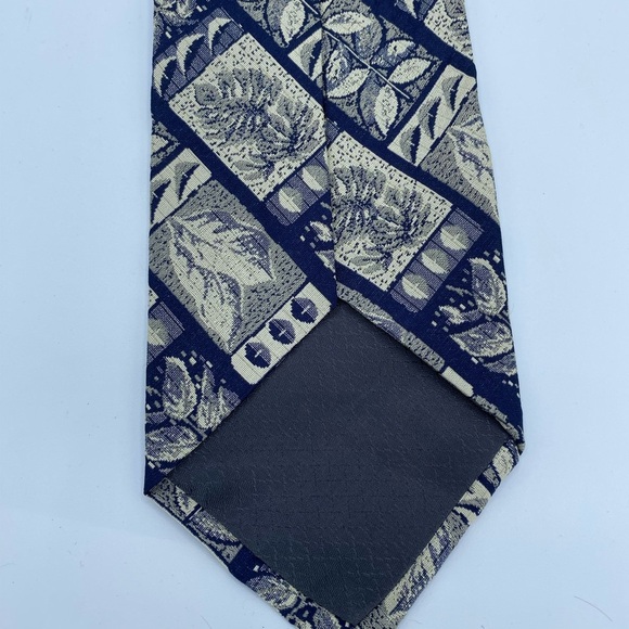 Braemore 100% Italian Silk Tie Made In Canada Blue & Light Gold Floral Block - Picture 2 of 8